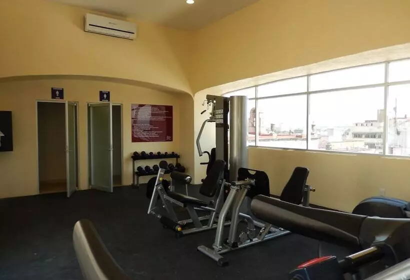 هتل Roma Guadalajara In Downtown