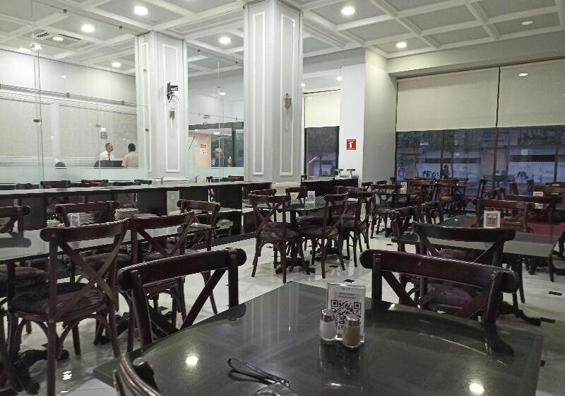 בית מלון כפרי Roma Guadalajara In Downtown