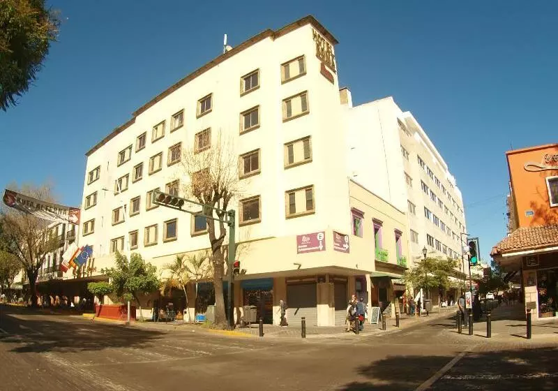 هتل Roma Guadalajara In Downtown