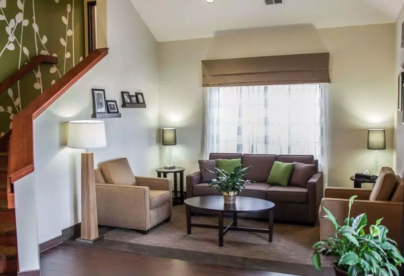 Garner Hotel Topeka West, An Ihg