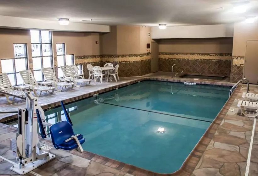 Garner Hotel Topeka West, An Ihg