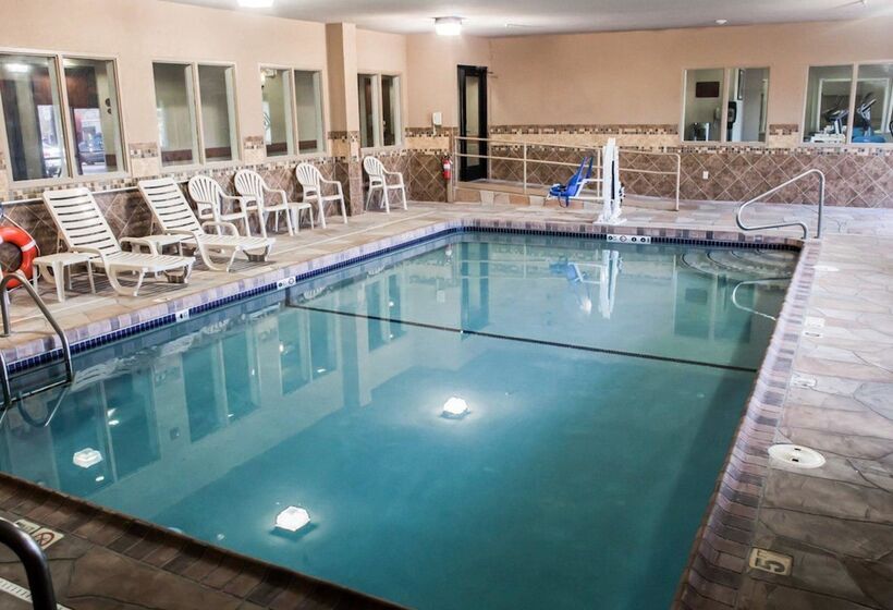 Garner Hotel Topeka West, An Ihg