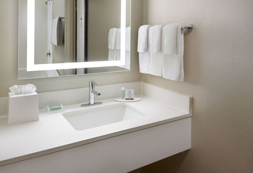 فندق Springhill Suites Charlotte University Research Park