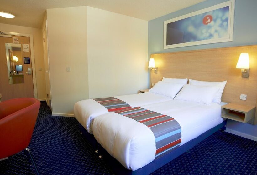 هتل Travelodge Aberdeen Central