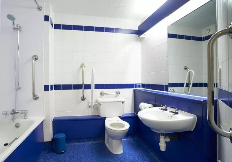 酒店 Travelodge Wirral Eastham