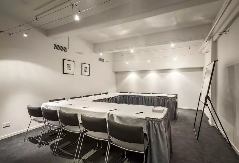 Melbourne Cbd Central Apartment Hotel Official