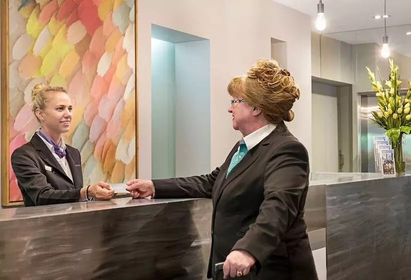 Melbourne Cbd Central Apartment Hotel Official