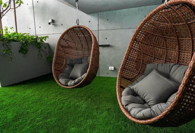 هتل Ceylonz Seasonal Suites