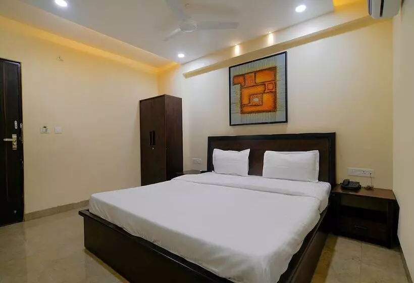 Fabhotel Imperial Regency