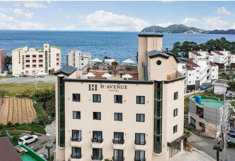 בית מלון כפרי Geoje Mongdol Beach H Avenue