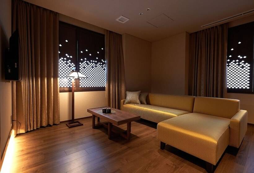 هتل Minn Kanazawa