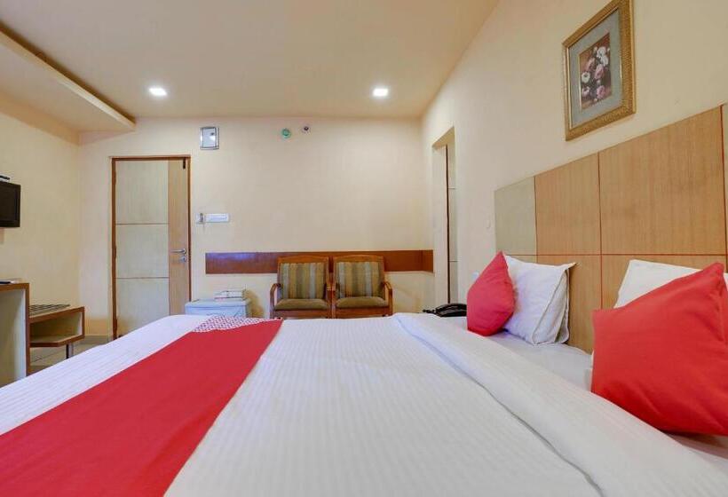 בית מלון כפרי Shanthaa Residency