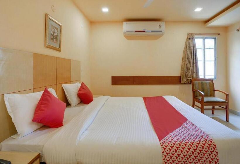 בית מלון כפרי Shanthaa Residency