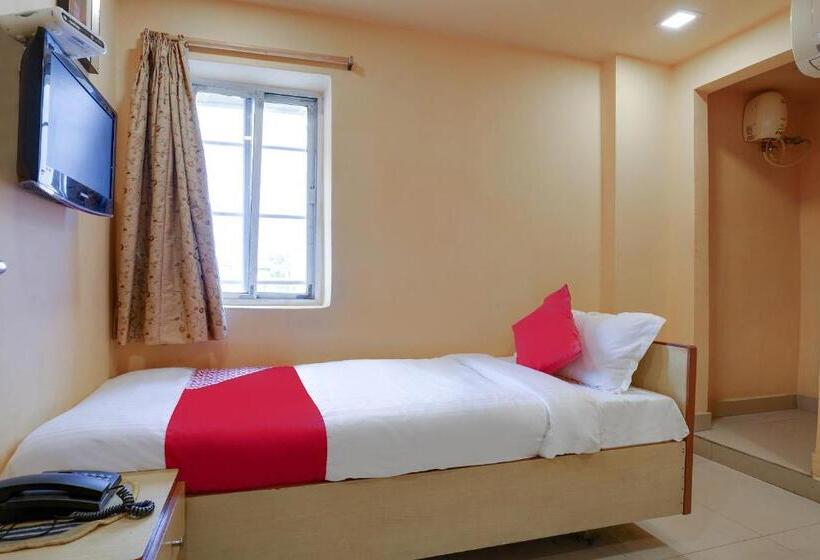 בית מלון כפרי Shanthaa Residency