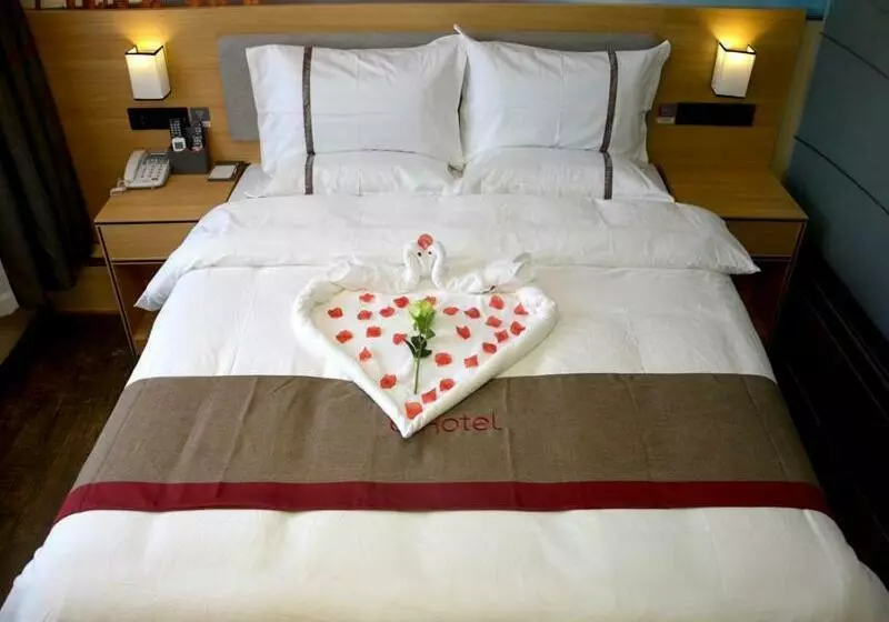Thank Inn Chain Hotel Aksu Juche Tianwu Plaza