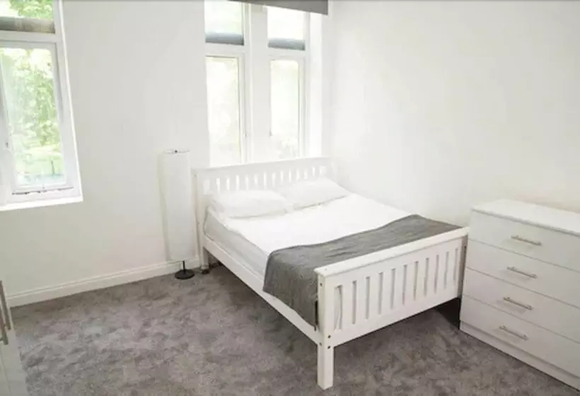 30 Beckenham Studios