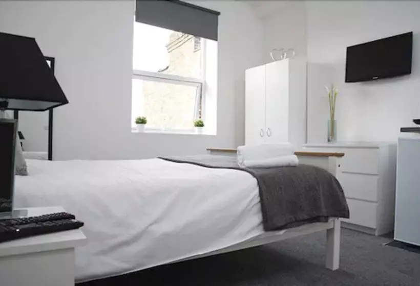 30 Beckenham Studios