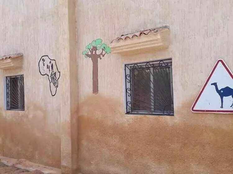 Auberge Samiraa   Hostel