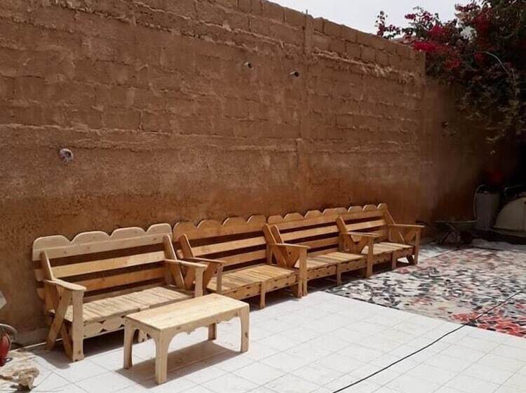 Auberge Samiraa   Hostel