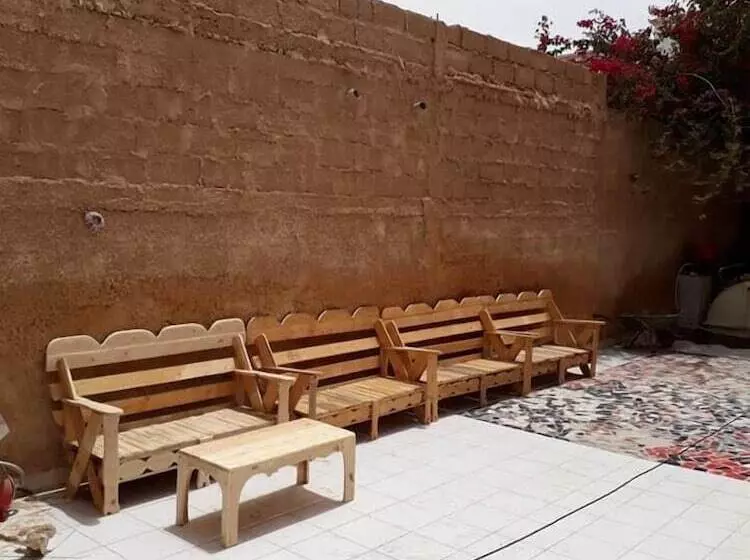Auberge Samiraa   Hostel
