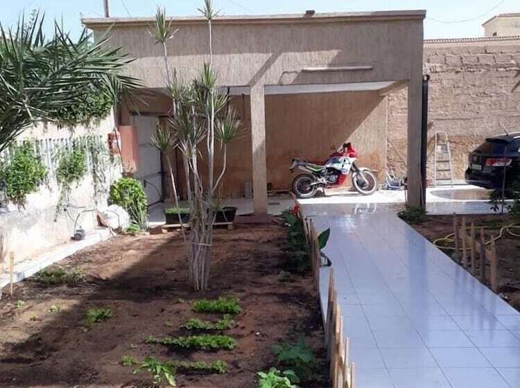 Auberge Samiraa   Hostel