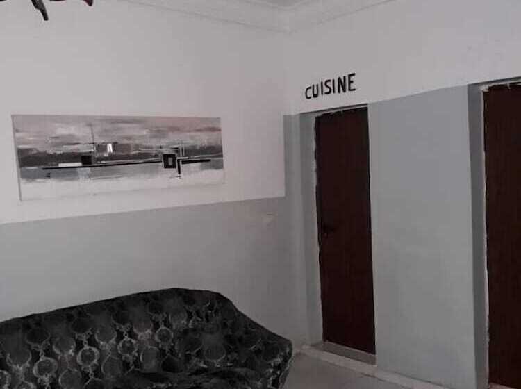 Auberge Samiraa   Hostel