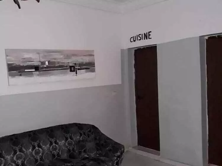 Auberge Samiraa   Hostel