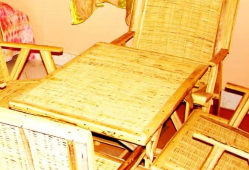 Auberge Samiraa   Hostel