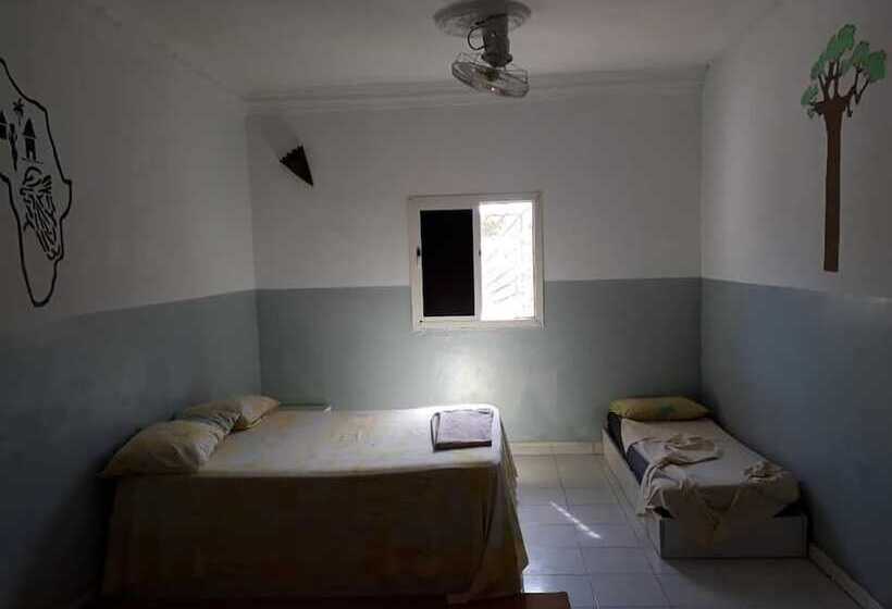 Auberge Samiraa   Hostel