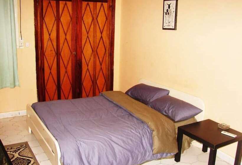 Auberge Samiraa   Hostel