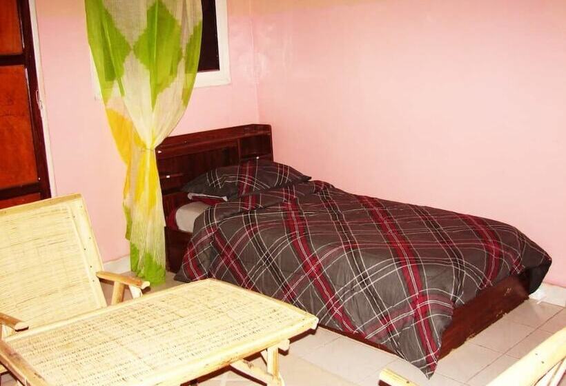 Auberge Samiraa   Hostel