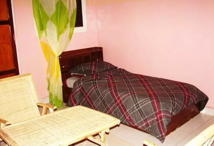 Auberge Samiraa   Hostel