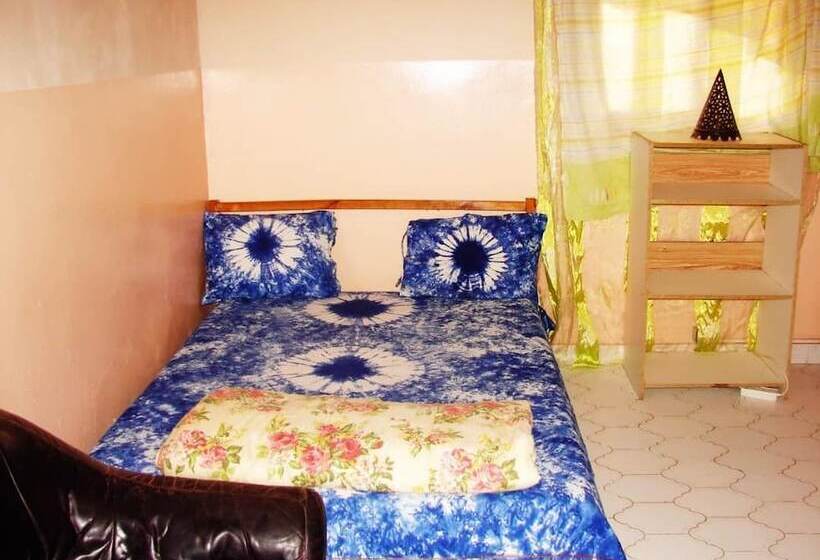 Auberge Samiraa   Hostel