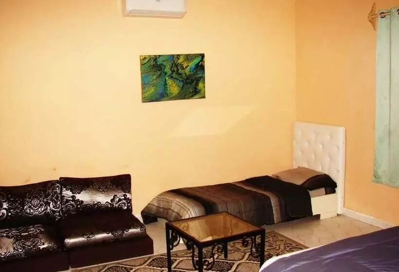 Auberge Samiraa   Hostel