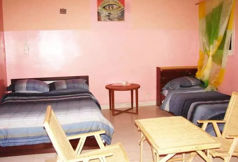 Auberge Samiraa   Hostel