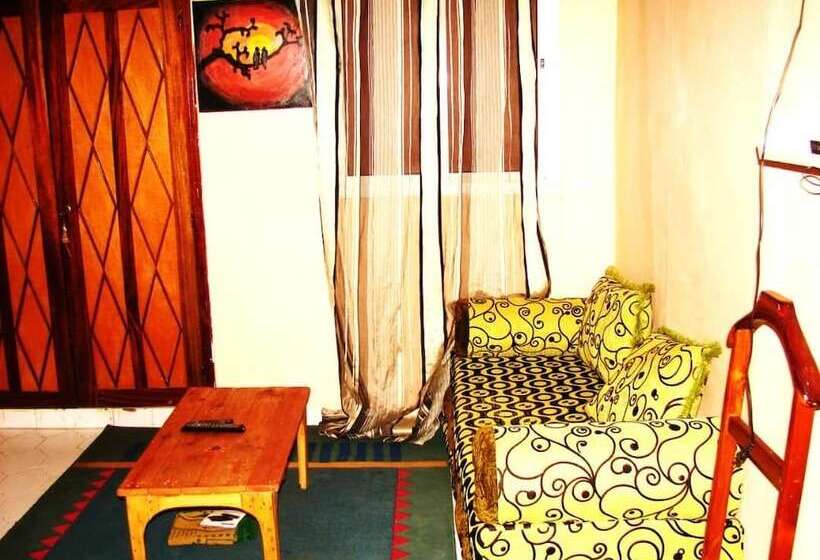 Auberge Samiraa   Hostel