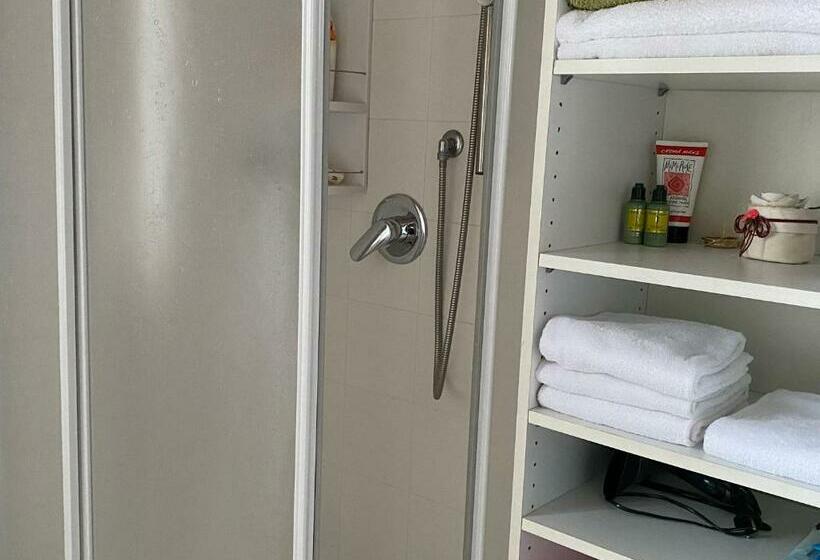 צימר Pool & Garden Villa Lelia