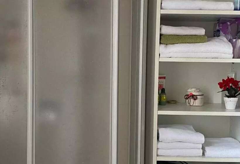 ベッドアンドブレックファースト Pool & Garden Villa Lelia