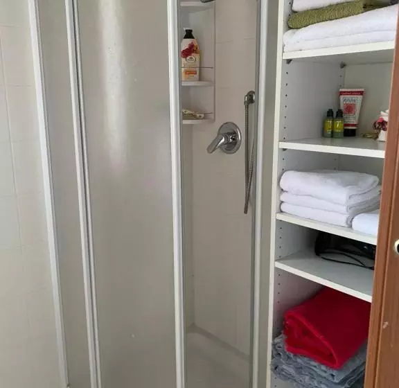 ベッドアンドブレックファースト Pool & Garden Villa Lelia