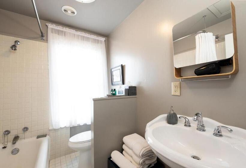 צימר Nantucket Whale Inn, Half Moon Bay