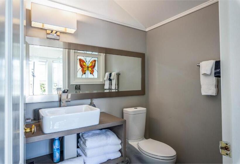 צימר Nantucket Whale Inn, Half Moon Bay