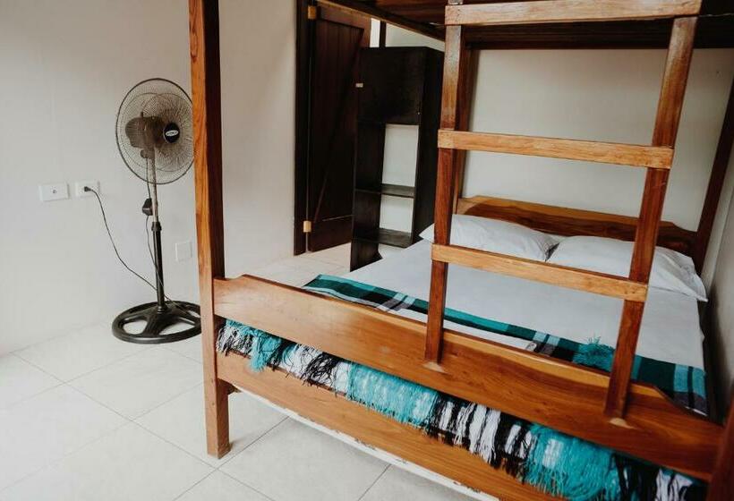 Esperanto Bed & Breakfast Surf Hostel