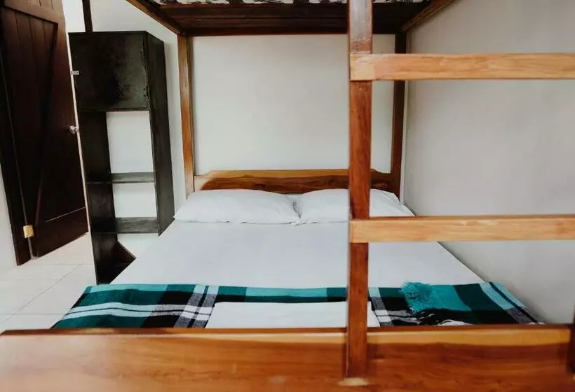 Esperanto Bed & Breakfast Surf Hostel