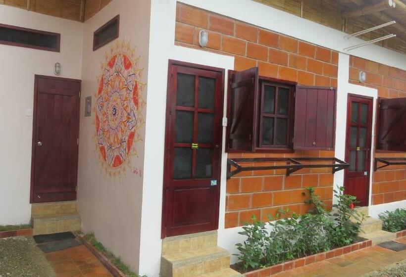 Esperanto Bed & Breakfast Surf Hostel