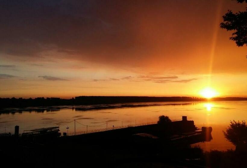 ホテル хотелски комплекс радецки град козлодуй