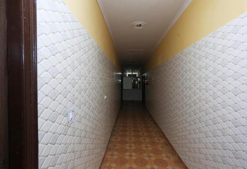 Отель Oyo 35493  Mj