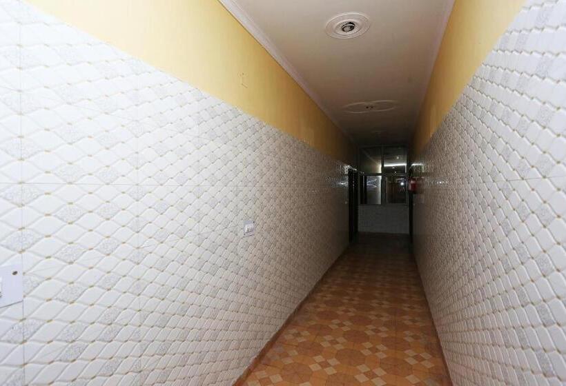 Отель Oyo 35493  Mj