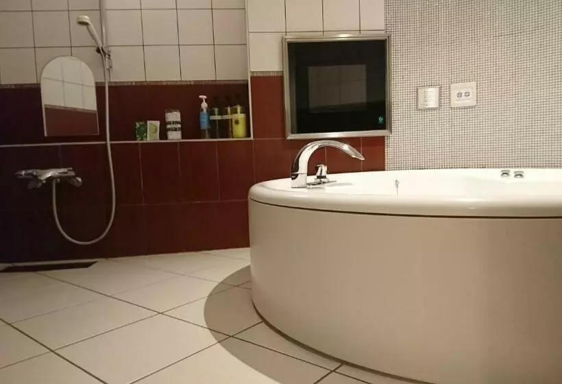 ホテル Shindbad Aomori  Love