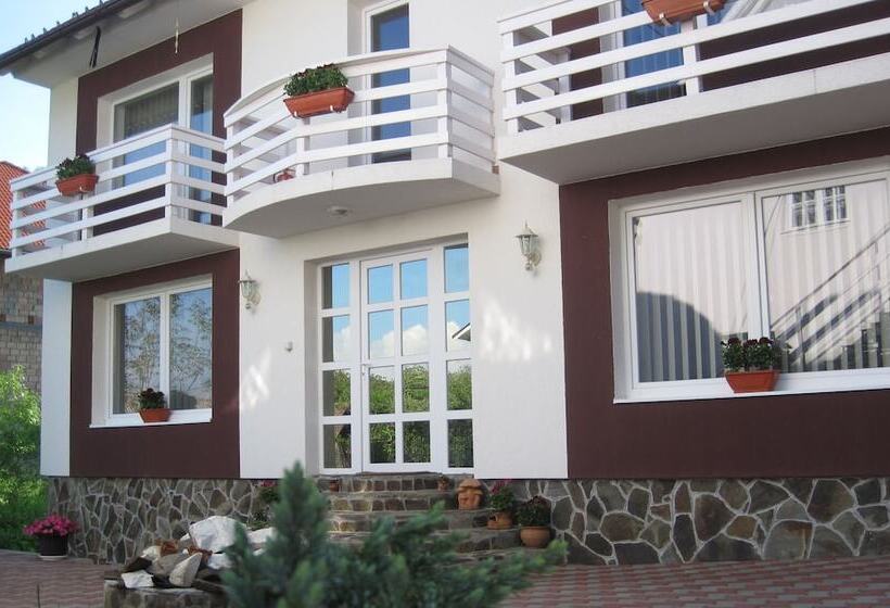 پانسیون Zoltan&erika