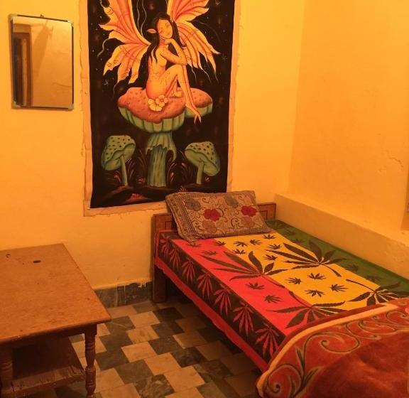 فندق صغير Doctor Alone